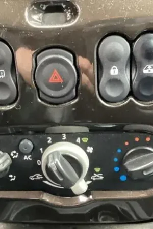 Uitverkoop Schakelaar voor Elektrische Ramen DACIA DUSTER (HS_), DACIA LODGY (JS_), DACIA SANDERO, DACIA DUSTER SUV Van