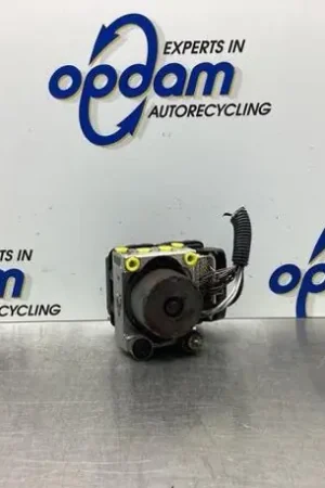 Betaalbaar ABS Hydraulisch aggregaat TOYOTA YARIS (_P1_)