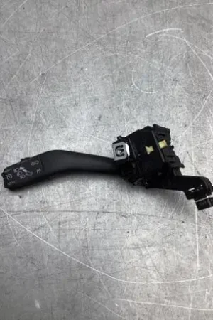 Knipperlampschakelaar VW TOURAN (1T1, 1T2), VW TOURAN (1T3), VW TOURAN VAN (1T1, 1T2) Alleen Vandaag