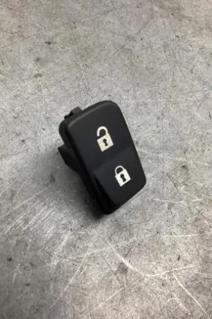 Koop Vandaag Schakelaar voor Centralevergrendeling VOLVO C30 (533)