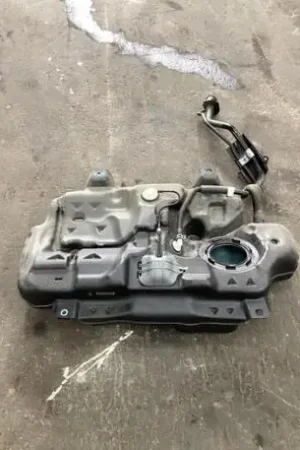 Brandstofreservoir MAZDA 3 Hatchback (BP) Gereduceerde Prijs