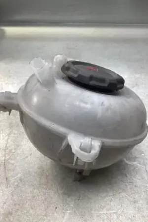 Ambachtelijk Koelmiddel Compensatiereservoir VW TOURAN (5T1), VW GOLF VII (5G1, BQ1, BE1, BE2), SEAT ATECA (KH7, KHP)