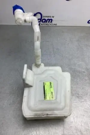 Reinigingsvloeistofreservoir VW GOLF V (1K1), VW JETTA III (1K2), VW GOLF VI (5K1), VW GOLF VI Convertible (517) Betrouwbaar