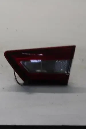 Op = Op Achterlicht RENAULT CLIO IV (BH_), RENAULT CAPTUR I (J5_, H5_), RENAULT CLIO III (BR0/1, CR0/1)